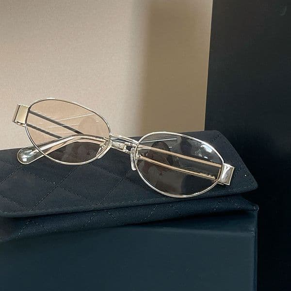 26SS Designer Women Sunglasses Metal Frame Luxury Brand Womens Temple Hollow UV Protective Lens Street Photography Lady Glasses CH9180