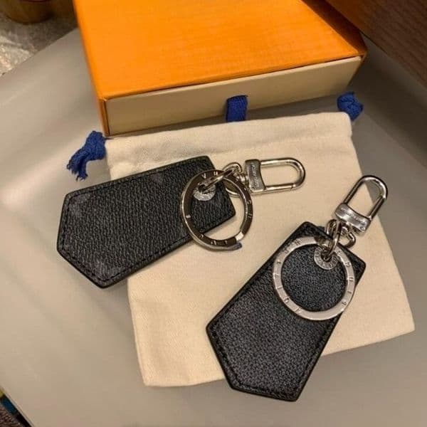 Luxury keychains Designer letter keyrings Fashion Bags Pendant Lovers Car Key chains for Charm men women Christmas gifts