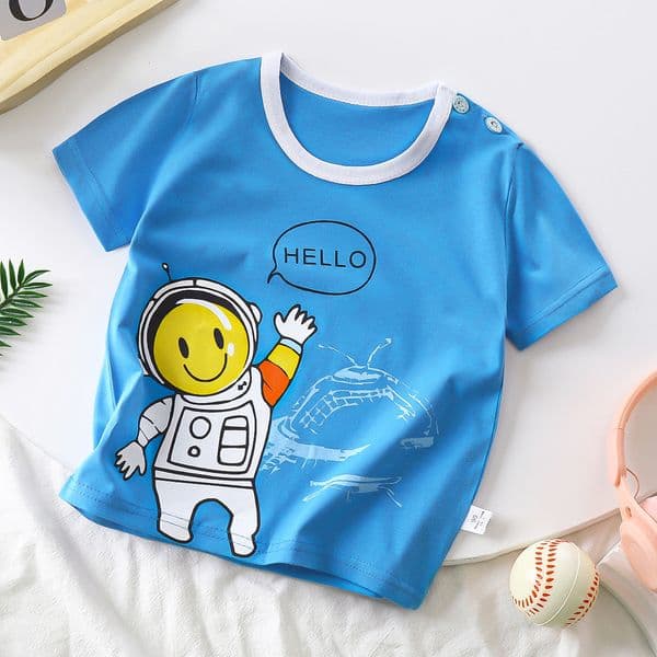 Neutral and comfortable cotton short sleeved T-shirt for young children, with a cute design