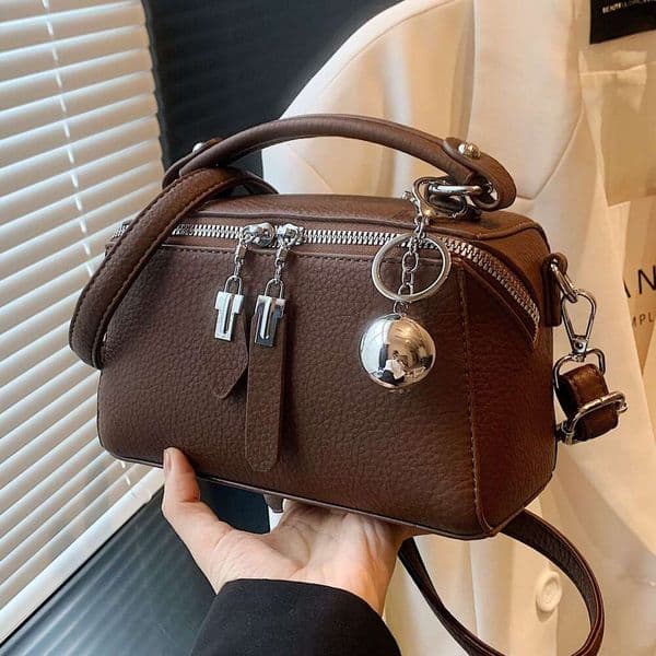 Fashionable and Textured Women's Handbag for Export 2026 New Vintage Simple Boston Shoulder Crossbody Small Square Bag