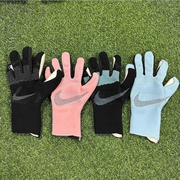 Nike Vapor Knit Goalkeeper Gloves Breathable Lightweight, Anti Slip Latex Palm for Ultimate Control, Comfort & Durability in Training & Matches-give a bag