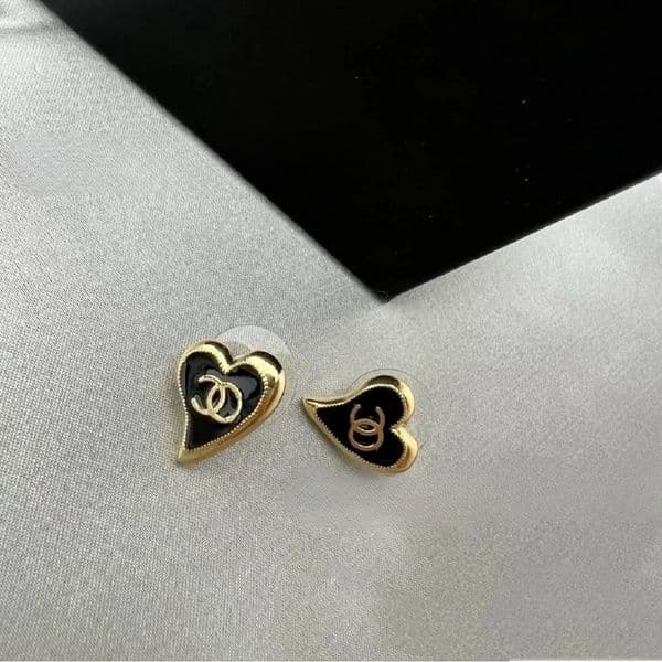 Luxury Earrings Designers Brand Loves Heart Stud Earring for Women Wedding Party Jewelry Accessories