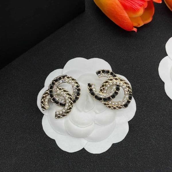 Classic Retro ear studs stud earrings designer jewelry stud with gold plated earrings Woman party jewelry accessories