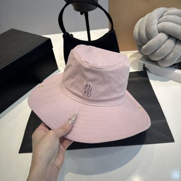 Luxury Cowboy Hat Bucket Summer Sun Hat Designer Women Men Sun Hat Wide Brim Holiday Outdoor Recreation