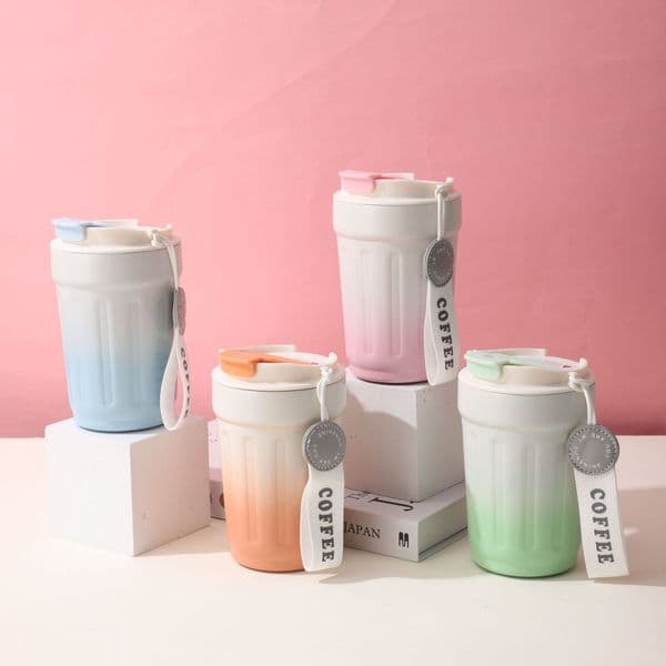 Coffee made of 316 food-grade stainless steel, insulated cup outdoor use, portable with a carrying strap, light luxury design, specifically for car use