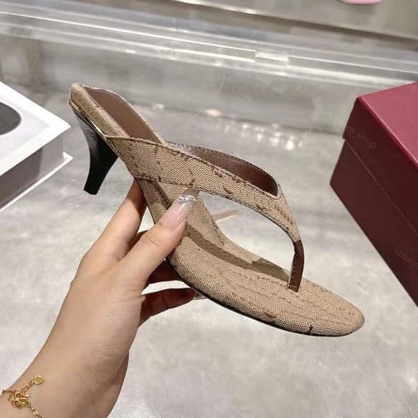 Summer Designer Vittoria Thong Sandals Women Kitten Heels Flip Flops Beach Luxury Canvas Heel High Leather Slippers Fall Mules Pumps Lady Heeled Size 35-42