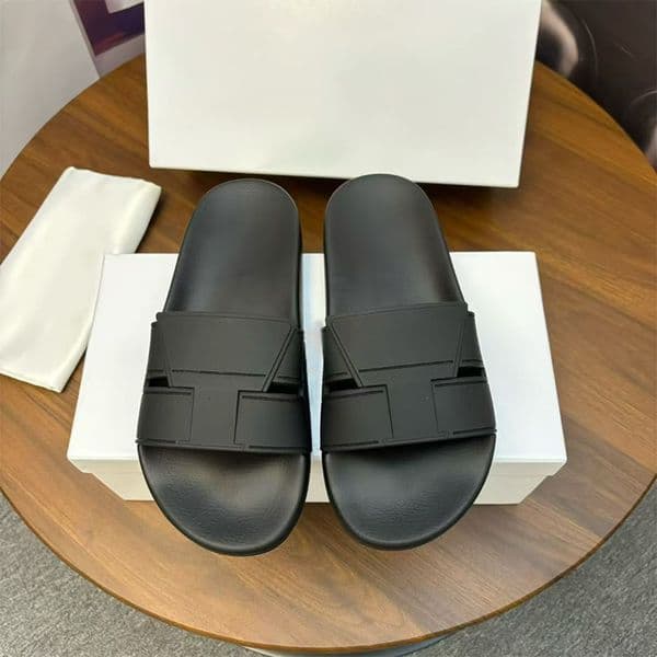 Mens Designer Rubber Slides Summer Beach Pool Casual Slippers Multi Colors High Quality Anti Slip Quick Dry Indoor Outdoor Vacation Sandals 1102
