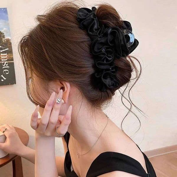 1pc High end satin pleated with high-end feel, new shark clip back of the head clip, hair accessory
