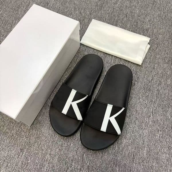 Designer Embossed Men Slides Classic Lightweight Breathable Anti Slip Summer Beach Casual Flat Slippers 1122