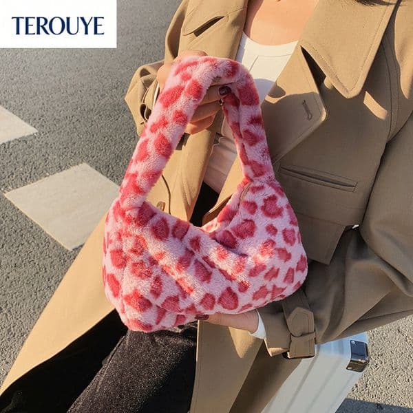 TEROUYE 2026 Spring new arrivals Women's handbag popular autumn and winter new Korean fashion plush luxury bag leopard pattern simple niche Bag armpit bag bag