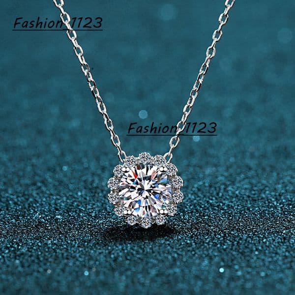 Designer Simple Fashion Jewelry Necklace Womens Pendant S925 Sterling Silver Rhodium Plated D Color Moissanite