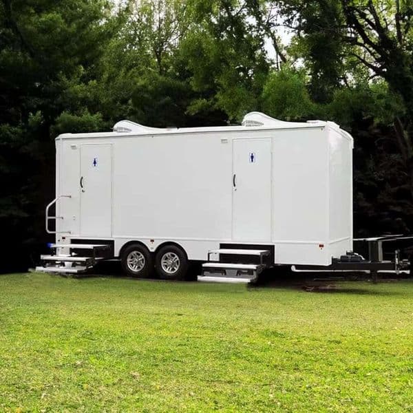 Compact Mobile Restroom for Emergency Evacuation Portable Toilet with Lightweight Design and Quick Assembly Features Unit