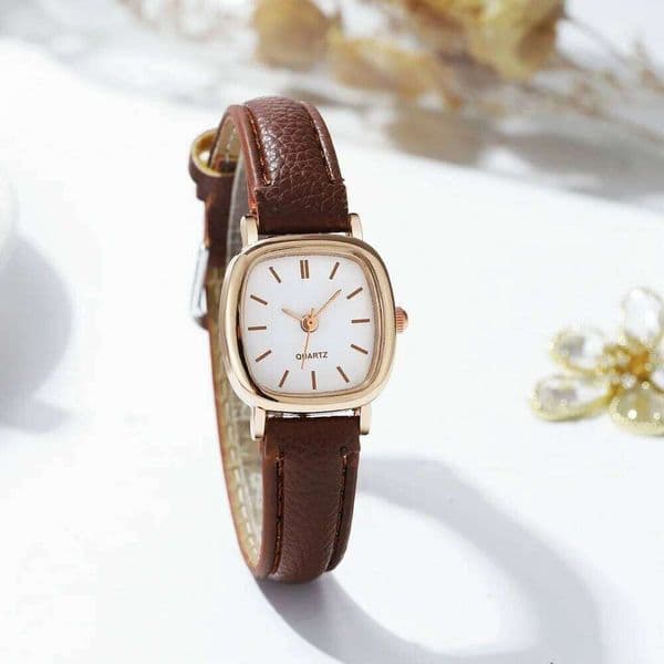 Fashion Small Dial Women Quartz Watch Ladies Simple Leather Band WristwatchesWithout Box C260206