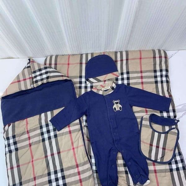 26 new models of infant pure cotton long-sleeve rompers, newborn jumpsuits, blankets, hats, 5-piece set for going out