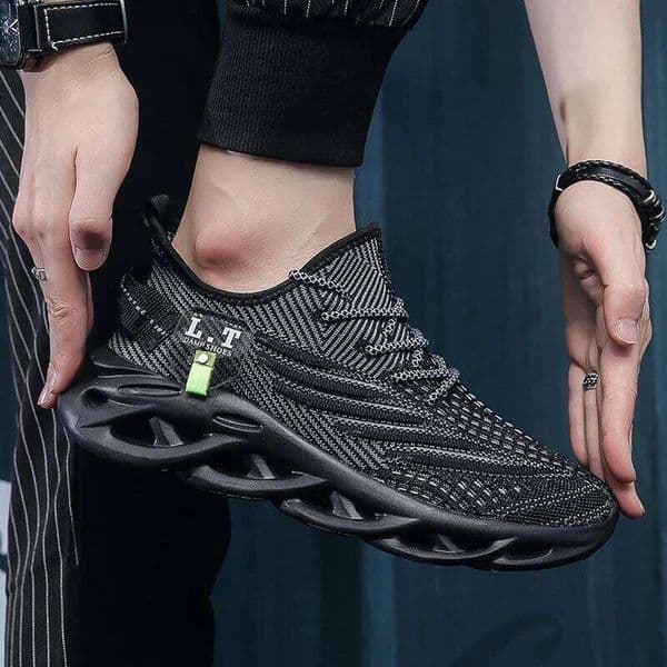 Hot Selling Men's Mesh Breathable Outdoor Anti Slip Sneakers New Styles Couple's Casual Comfortable Running Shoes