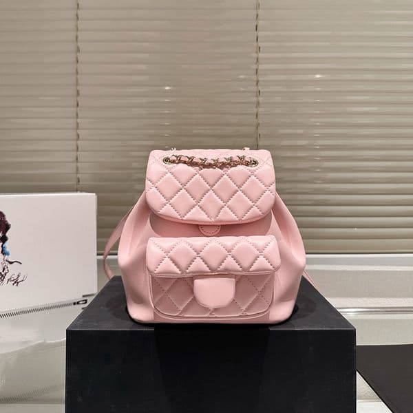 Lovely Girls Soft Calfskin Backpack Bag With Flap Pockets Quilted Leather Makeup Bag Gold Metal Hardware Adjustable Strap Chain Strap Totes Shoulder Bag 18x17cm