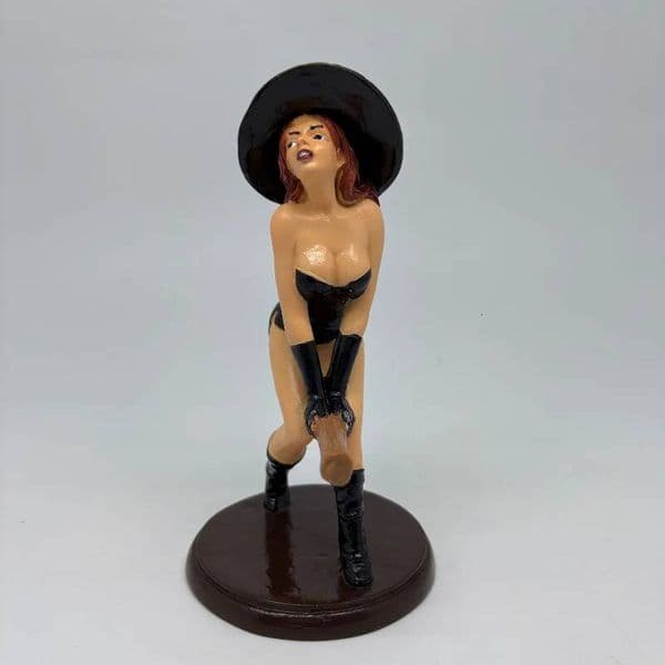 Bestseller Gothic Enchantress On Broomstick Figurine Hand-Painted Resin Witch Statue Mystic Seductive Dark Fairy Ornament Collections ddmytues
