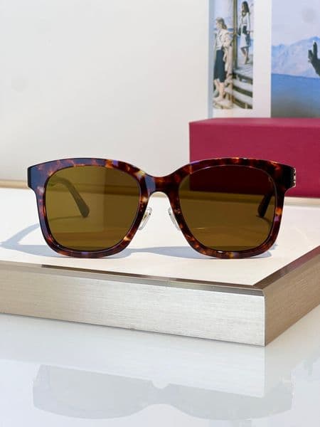 Luxury Designers Womens Sunglasses For Women Men Sun Glasses Mens Designer 0589SA Fashion Style Protects Eyes Random Box