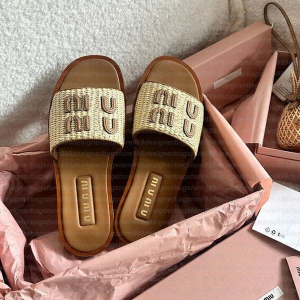 Designer sandals 2026 new slippers miusandals luxury Ladies casual Shoes summer flat shoes Ladies holiday Beach Seaside classic slippers size 35-42