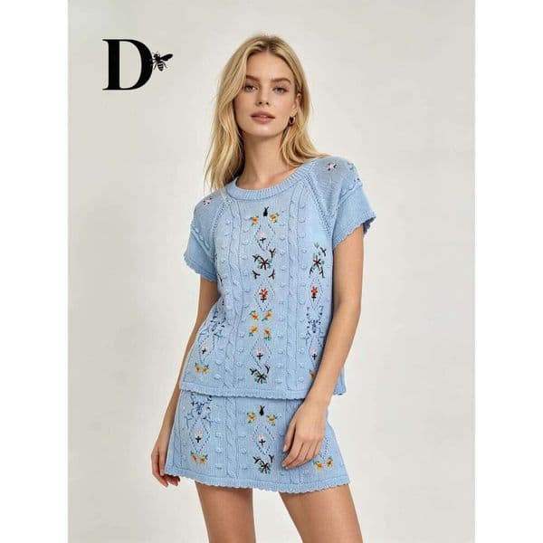 Designer Light Blue Knit Short Sleeve Top, Women Round Neck with Floral Embroidery, Casual Summer Knitwear Floral Print Sweet