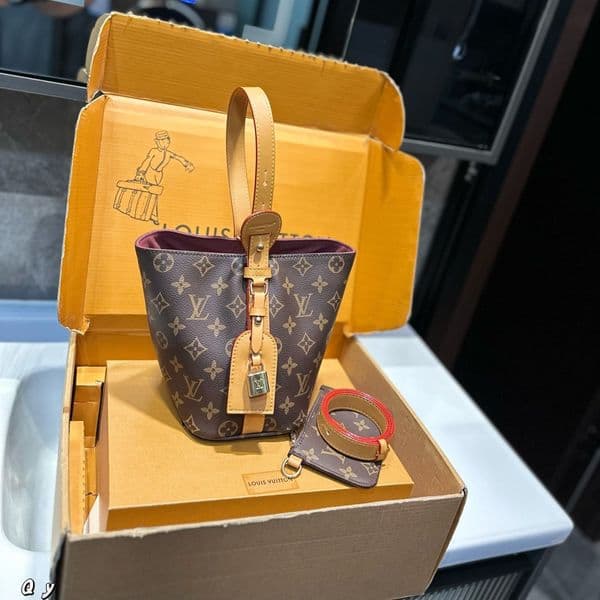 luxury All In BB Handbag Womens Designer bag Luxurys Handbags Bucket bag Vintage Tote Bag Fashion Wallet Shoulder Bag Crossbody Shopping bags 17x18cm