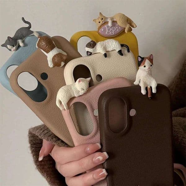 Cute 3D Cartoon Lying Cat Fish Lychee Pattern Leather Phone Case For iPhone 16 15 13 12 11 Pro Max 14 Plus Lovely Soft Cover