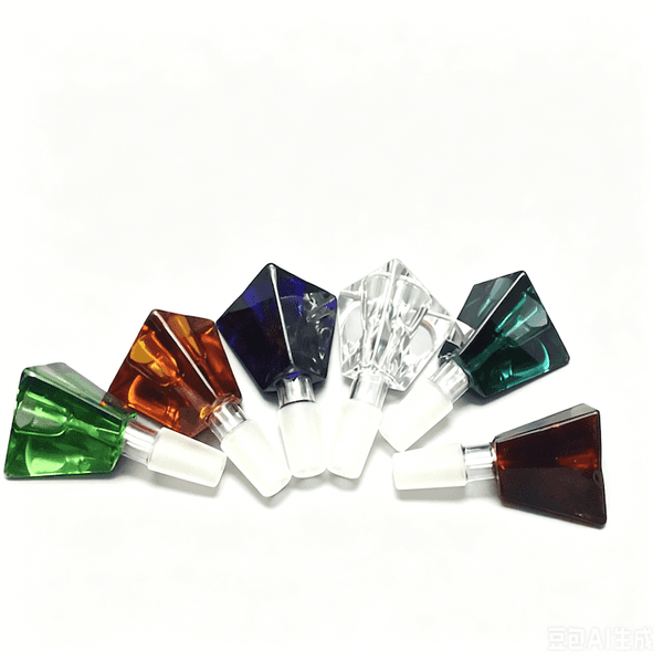 Wholesale Colorful 14mm 18mm male Triangle 3D Diamond Glass tobacco Bowl for herbal smoking bowls for water Pipe Glass Bong Ashcatcher