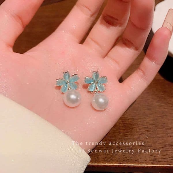 Designer Jewelry Luxury Jewelry Blue Cat's Eye Stone Flower Pearl Earrings Women, Light Luxury Niche High-End Earrings, Elegant And Fresh For