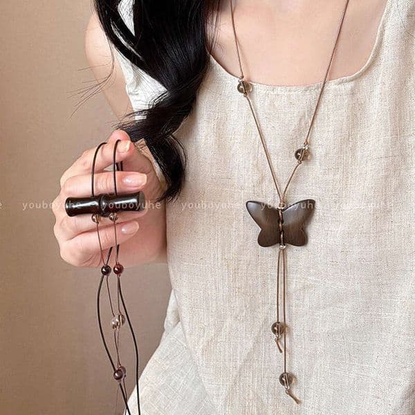 Designer Jewelry Luxury Jewelry New Chinese Zen-Style Wooden Butterfly Necklace For Women, Unique Design, Beaded Long Sweater Chain, Everyday Versatile Accessory