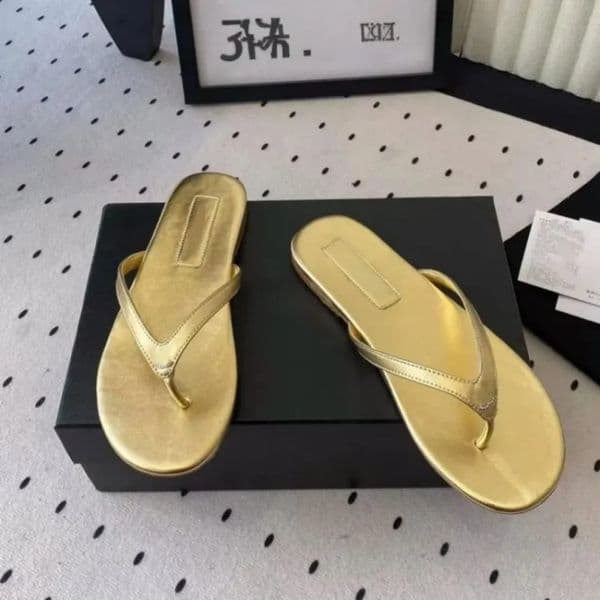 Designer Sandals 2026 Luxury Flip Flops for Women Leather Thong Sandals Elegant Black Beach Slippers for Summer Vacation Slides