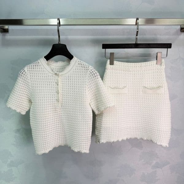 Two Piece Pants women's Designer Two Piece Pants for woman luxurious Two Piece Sets suit Summer Collection Heavy Embroidery Lettered Jacket + Shorts Set M023