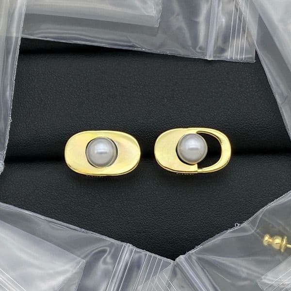 Designer Women with pearl Stud silver and gold Earring party jewelers without box