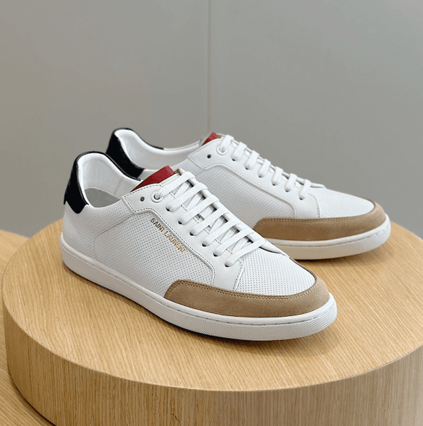 Designer's luxurious leather perforated breathable casual board shoes, comfortable and trendy youth white shoes, men's shoes