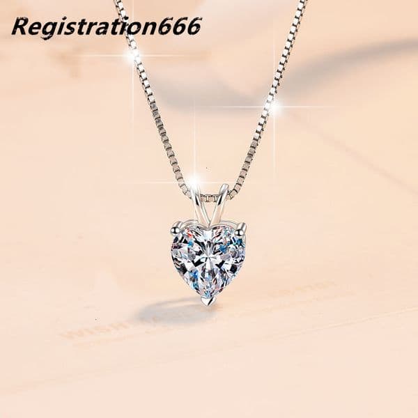 Fine Jewelry Classic Elegant VVs1 Moissanite 925 Sterling Silver Diamond 2Ct Heart Pendant Necklace of Ladies Engagement Jewelry