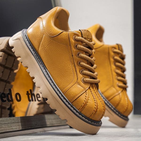 Designer Luxury Retro Distressed Leather Sneakers Men Shell Head Stitching Detail Serrated Lug Sole Thick Rope Laces Luxury Streetwear Workwear Casual Shoes