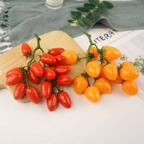 Artificial Tomatoes Made Pvc, Small Tomato Models, And A String Of Plastic Imitation Fruit