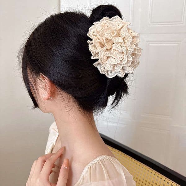 Designer Jewelry Luxury Jewelry Lace Hollow Flower Hair Women 2025 New Model, Elegant Versatile Shark Clip For