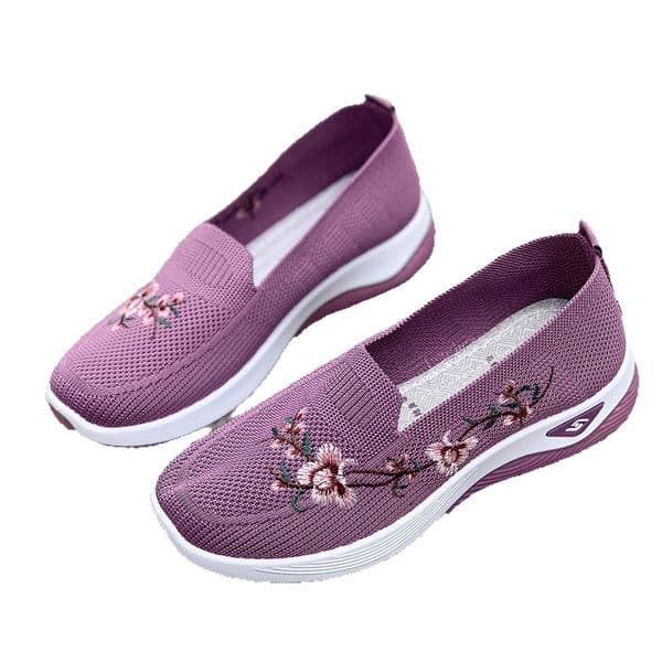 Women's plus size casual shoes; mom shoes; embroidered shoes; cloth shoes; slip-on shoes; single shoes