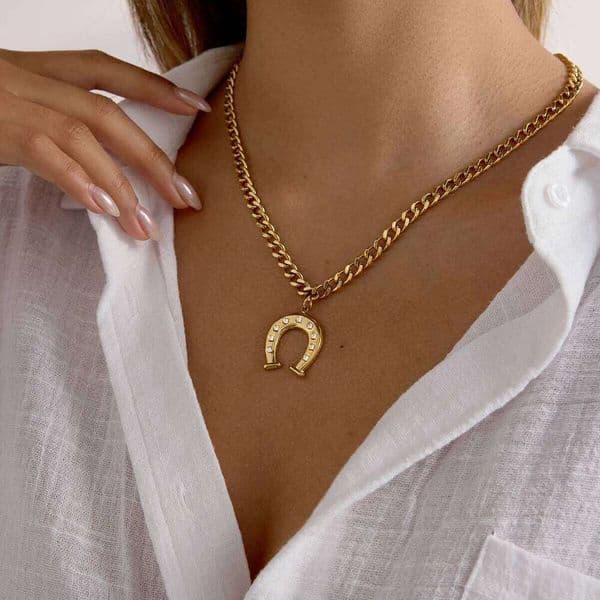 Uworld Classic Plated Gold Color White Rhinestone U-Shaped Pendant Necklace And Bracelet Women stainless steel Jewelry Set