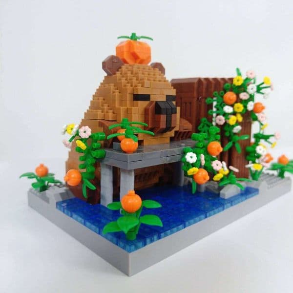 KNEW BUILT Capybara Holder Micro Mini Building Block Toy Assemble Your Own Pen Holder Ideal for Student Educational Fun Toy cf c