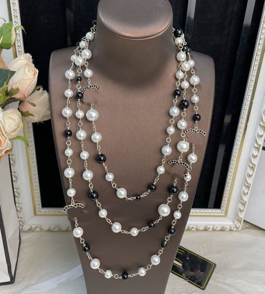 Luxury Designer C Long Pearl Necklace C Gold Heart Pendant Necklaces Fashion CCity Woman autumn and winter Choker Women Sweater chain 5641