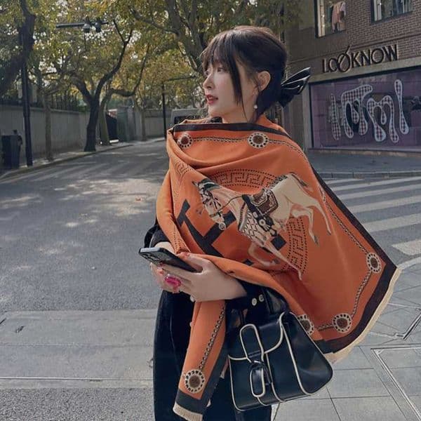 Shawls Designer Luxury H scarves for sale Scarf Womens Autumn and Winter Carriage Imitation Cashmere Double sided Air Conditioned Shawl Thickened Warm Neckband
