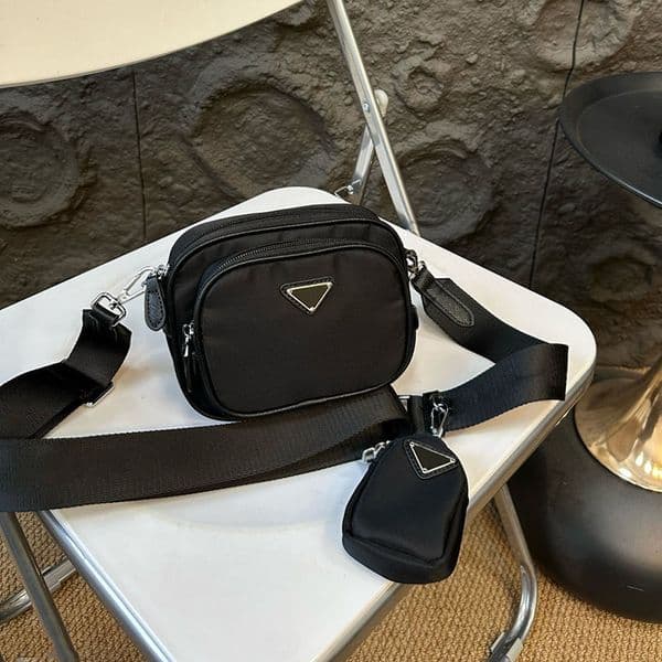 Designer bags Luxurys Women Woman Classic bags Nylon Camera bag Mobile phone bag Waist bag Shoulder Bag Crossbody Bags Purse Card Ccredit card slot Fortune bags17m