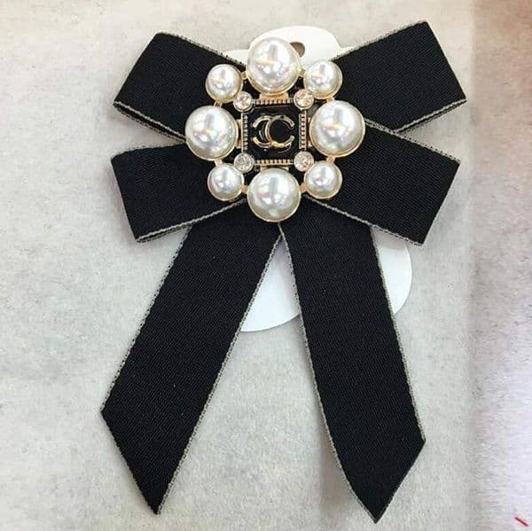 White Pearl Letter Pins Brooches Designer Jewelry For Women Gold Big Brooch Mens Classic Brand Corsage Breastpin Suit Party Dress Ornament