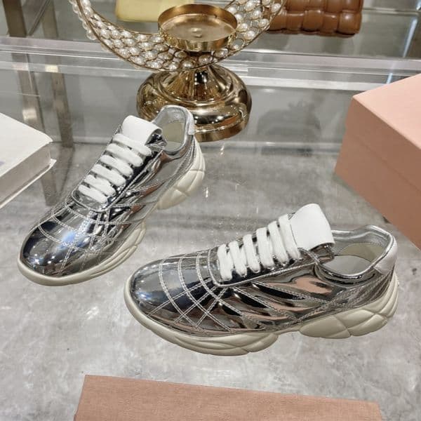 Classic casual shoes famous designer shoes solid color leather flat letter sneakers lace-up comfortable travel platform shoes new waterproof non-slip outing shoes