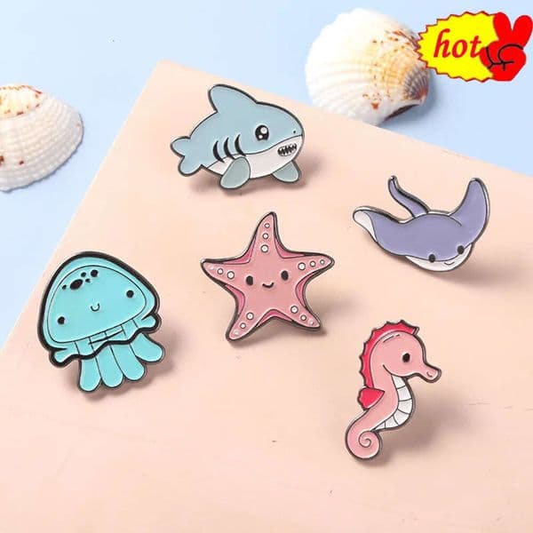 Hot Lapel Pins Marine Shark Jellyfish Seahorse Carton Metal Design Badges Brooch Enamel Pins Label Bag Backpack Hat Jewelry Unisex Gift