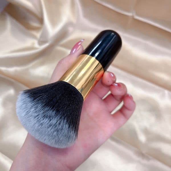 Large Size Powder Brush Loose Powder Makeup Brush with Soft Hair and Handle Professional Makeup Brush