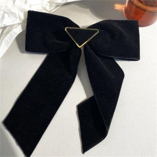 Hair Clips Barrettes Stud Hair Clips Barrettes Designer Inverted triangle Bow Barrettes Designer Velvet Hairpin Cute Sweet Hair Clips Luxury Hairclips Letter