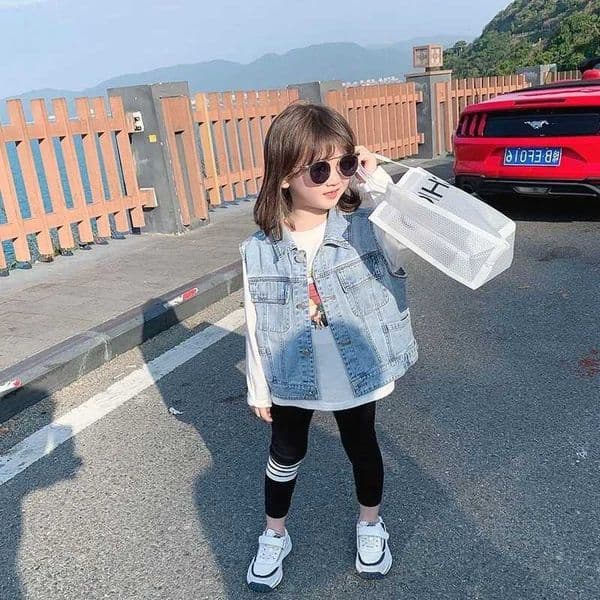 Childrens blue denim vest sleeveless jacket for boys and girls aged 2-7 spring and autumn fashion vest childrens jacketW240724