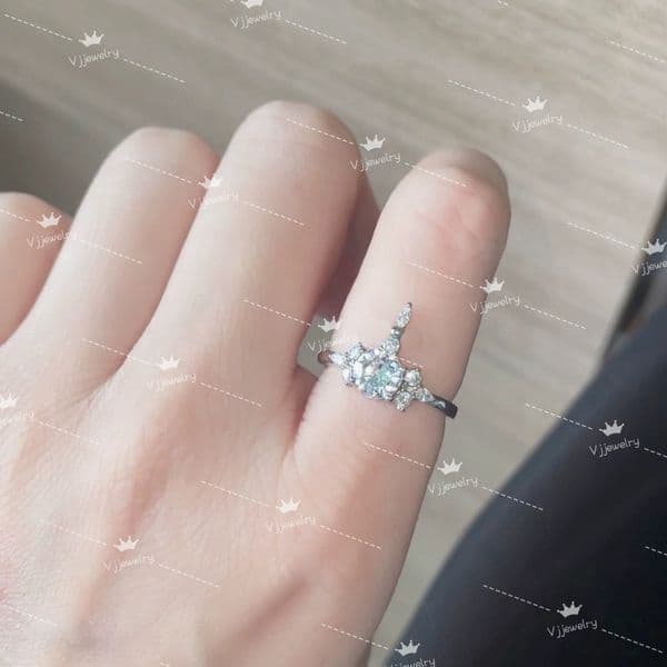 Designer Punk style Saturn movable flat planet ring Full Diamond Saturn ring for Women Minimalist Fashionable Temperament Sweet Design Ring Jewelry